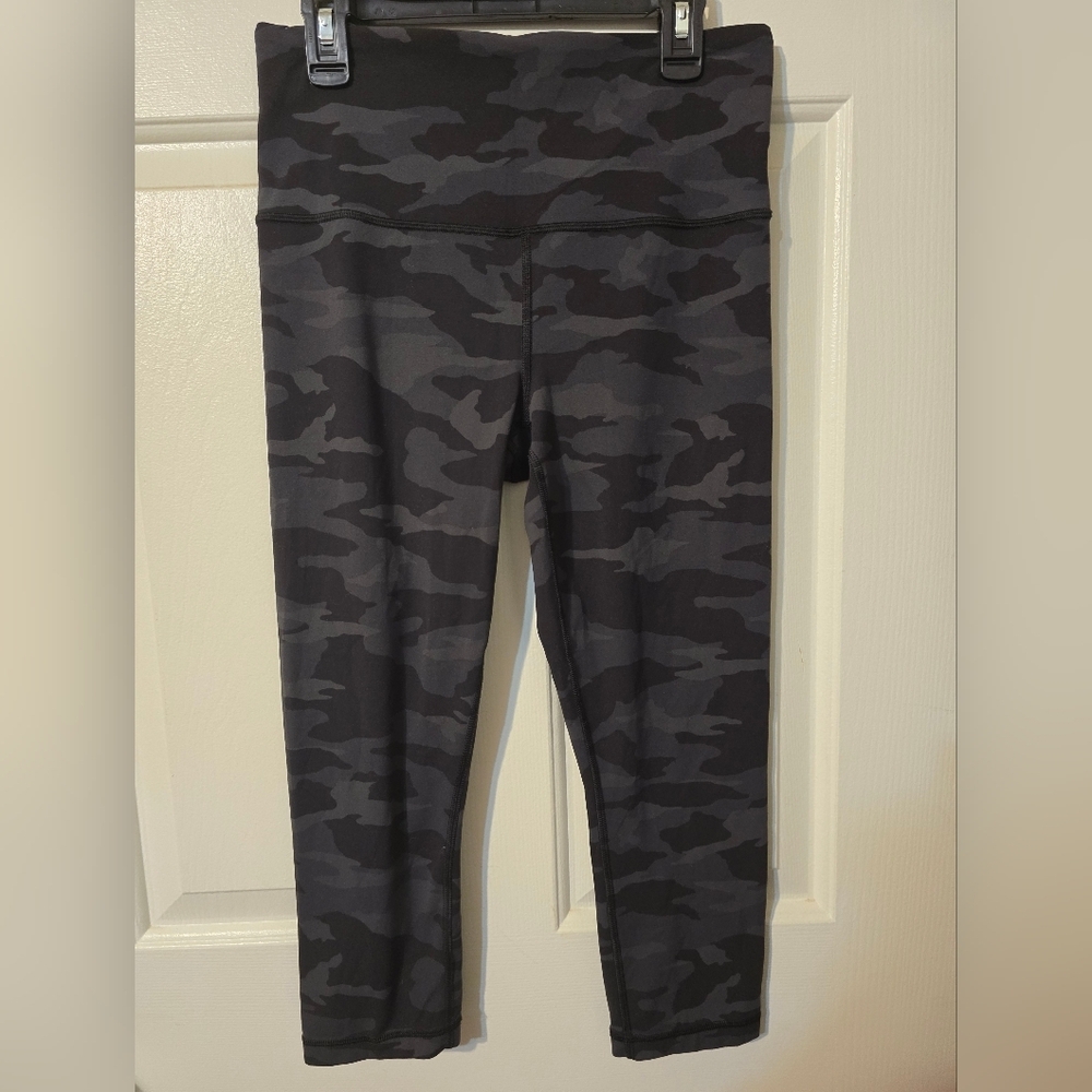 Athleta Elation Ultra High Rise Leggings Camo Print Size S